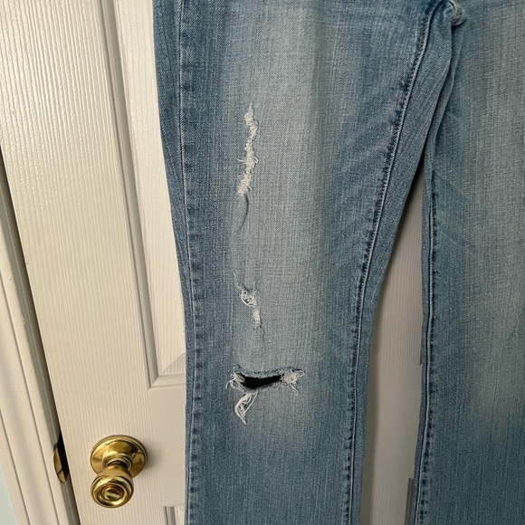 American Eagle Distressed Jeans - Picture 8 of 10